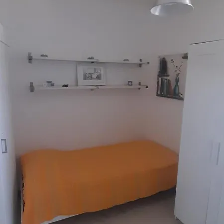 Casa Celia アパート チェファル